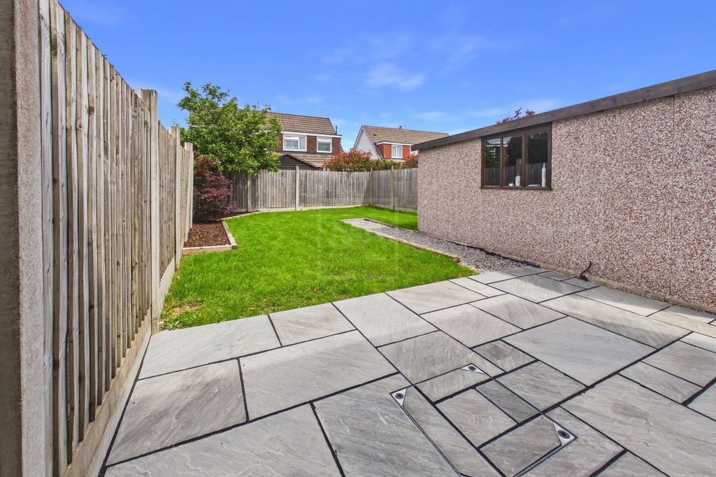 Property photo 3 of 10 Garden