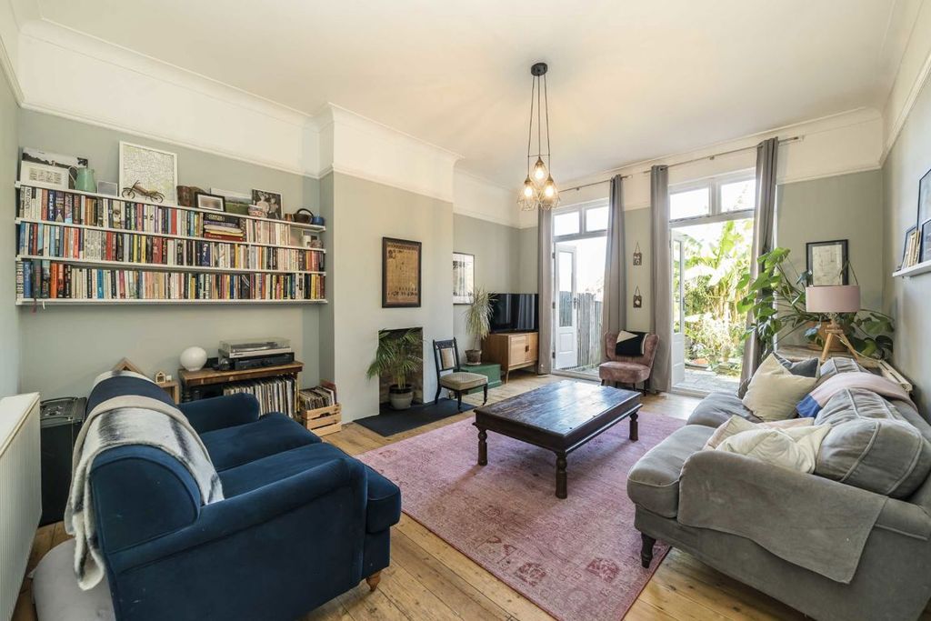 Property photo 2 of 9