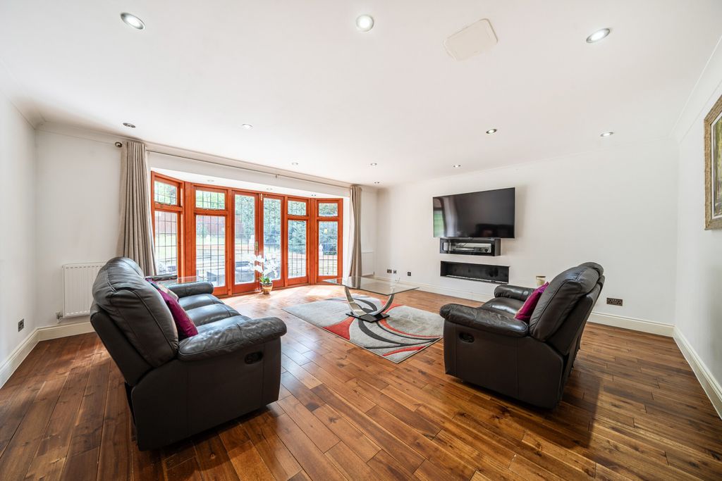 Property photo 3 of 26 1468556-22-6A197F...