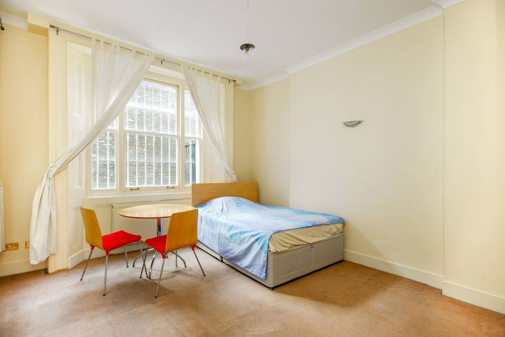 Property photo 2 of 5