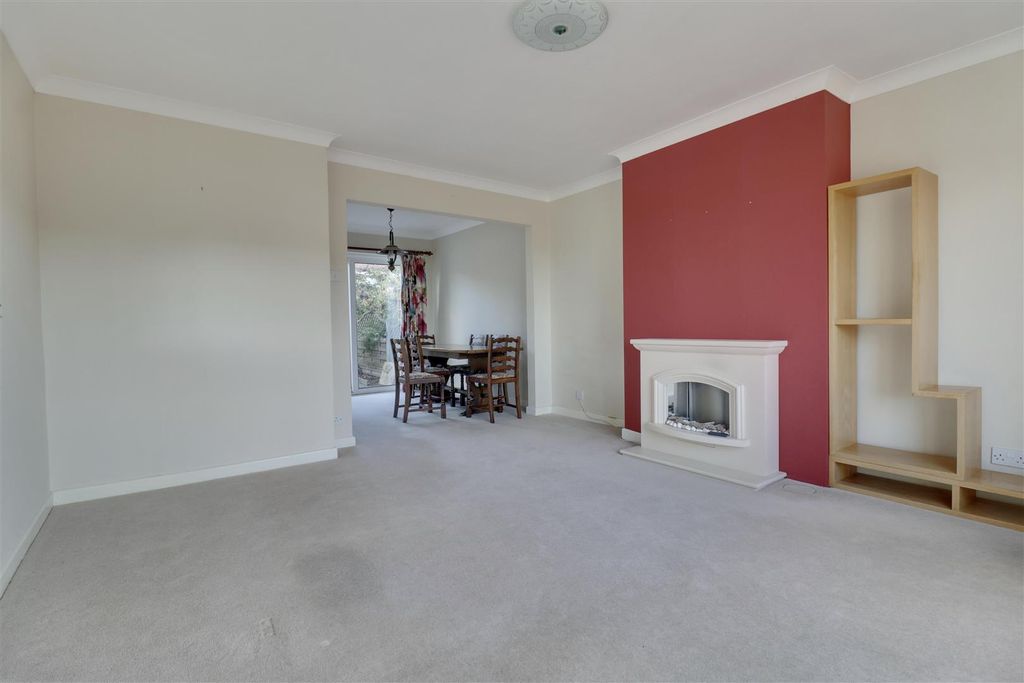 Property photo 2 of 13 5CE737F0-251E-4D68-8870-9Fadea0449Ad_1_201_A.Jpeg