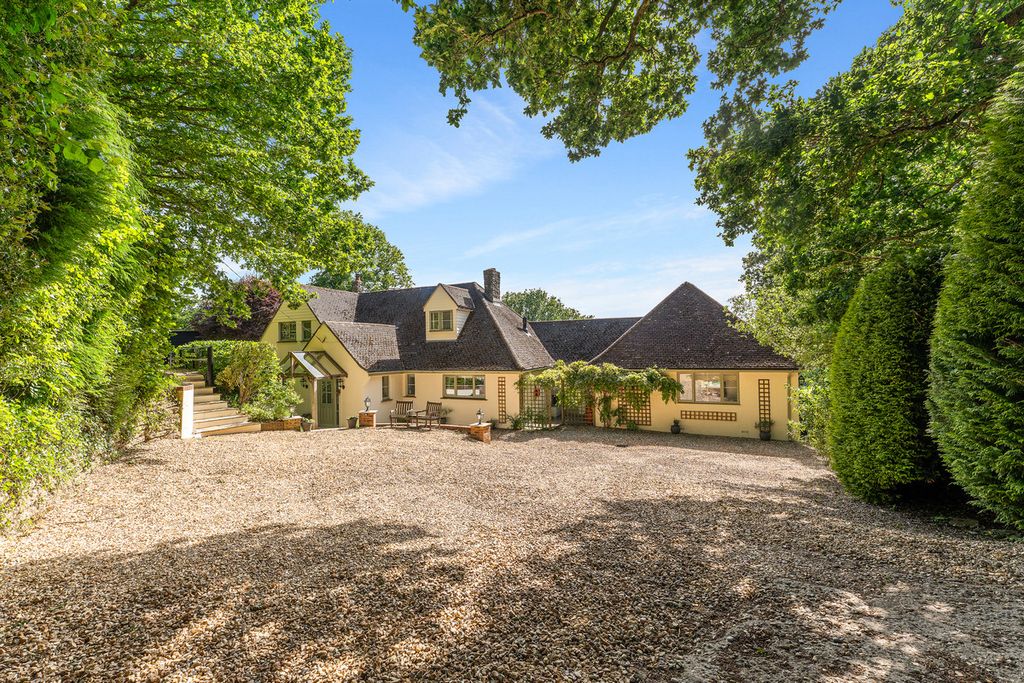 Property photo 2 of 37