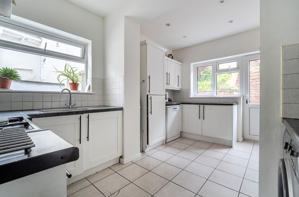 Property photo 1 of 22 1 - 1473511-10-6A2Bf3...