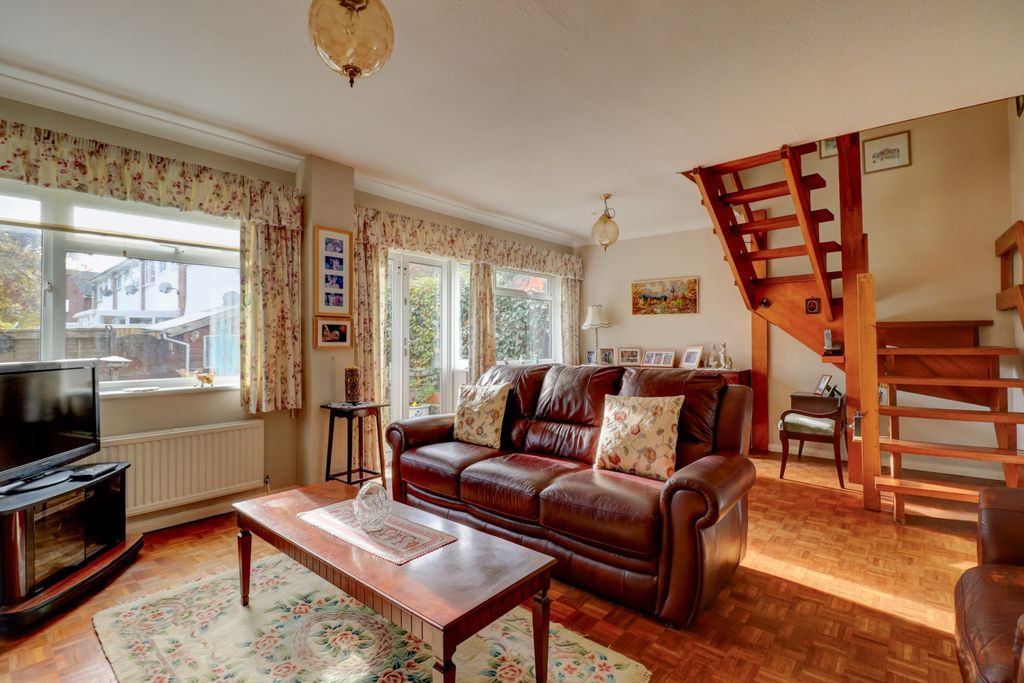 Property photo 3 of 11 Picture No. 13