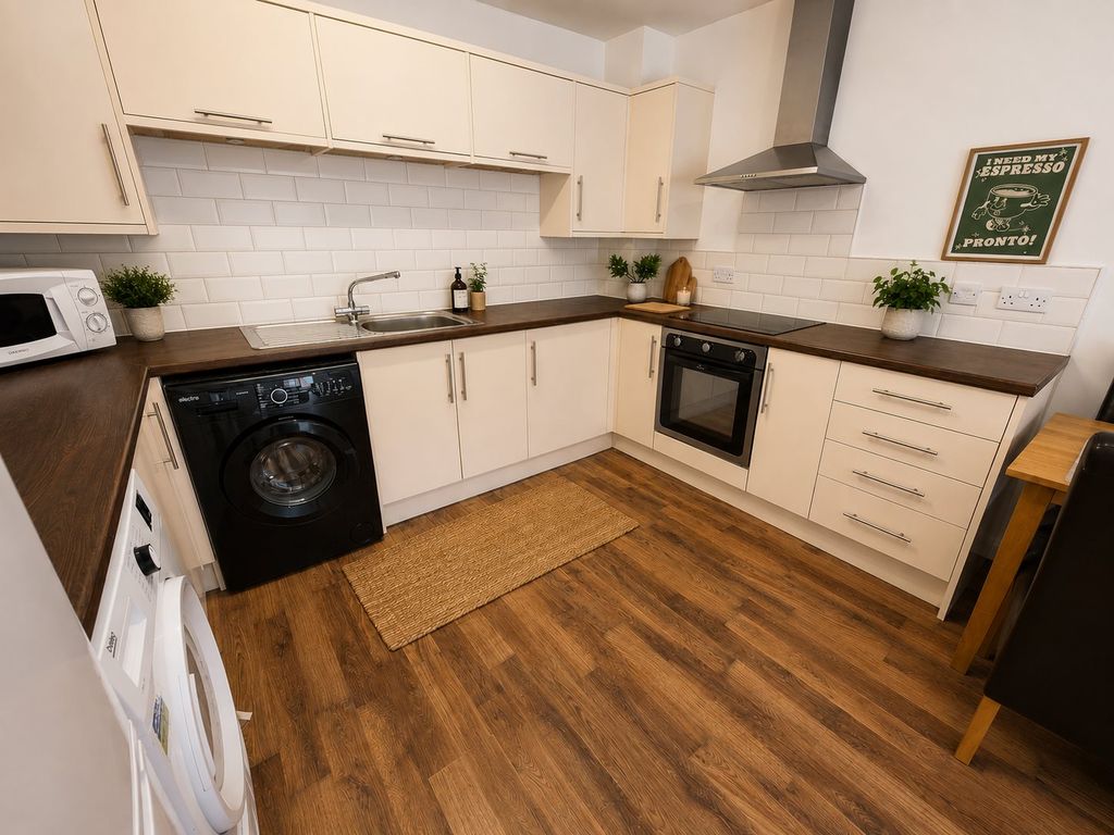 Property photo 2 of 6 Image 02