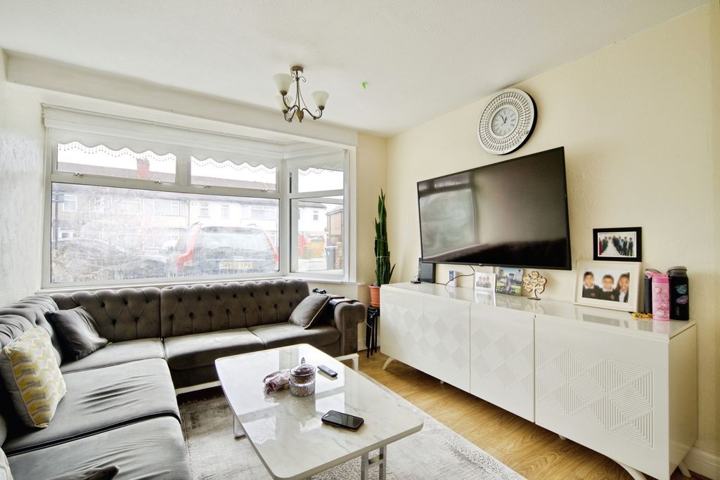 Property photo 2 of 26 Pbox-Img.Jpg