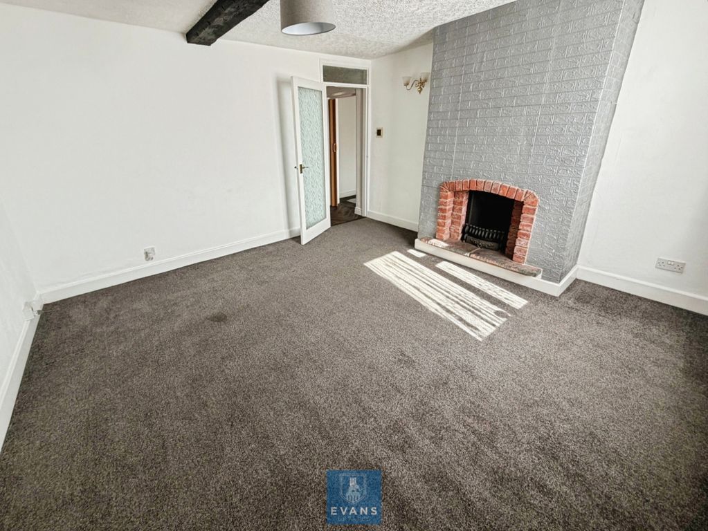 Property photo 2 of 12 Lounge