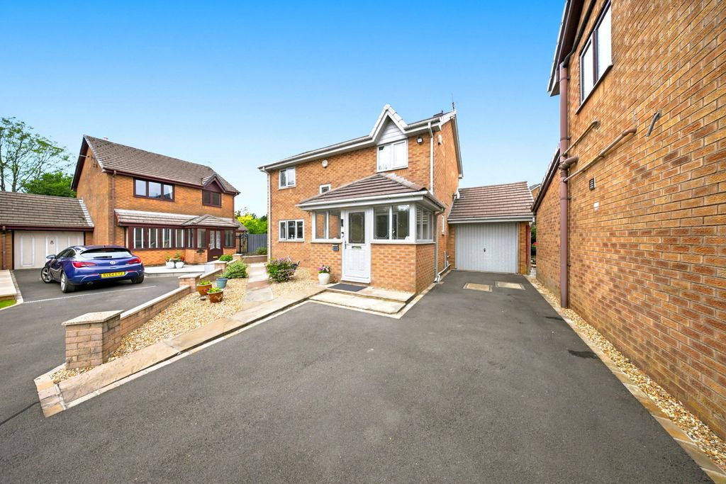 Property photo 1 of 43
