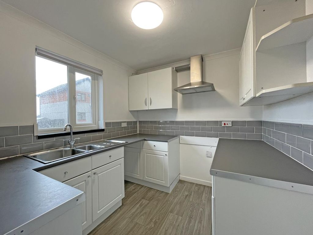 Property photo 3 of 13 Douglas Road 26 - Kitchen.Jpg