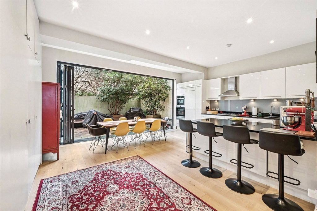 Property photo 2 of 13 Dining Area