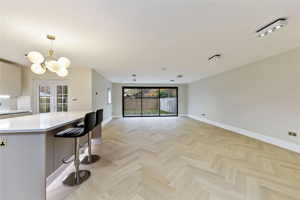 Property photo 3 of 24 Picture No. 05