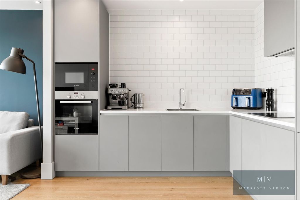 Property photo 2 of 21 Leon House 223 MV-13.Jpg