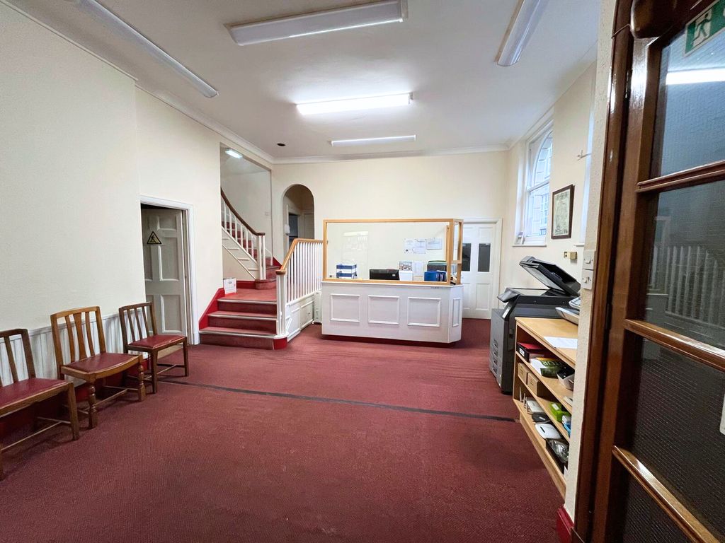 Property photo 3 of 6 Img_10999_3_Original.Jpg