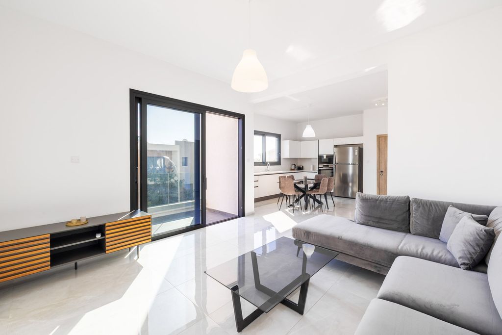 Property photo 2 of 30