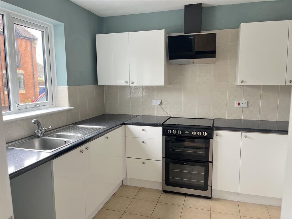 Property photo 2 of 13