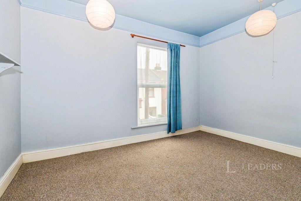 Property photo 3 of 9 Pbox-Img.Jpg