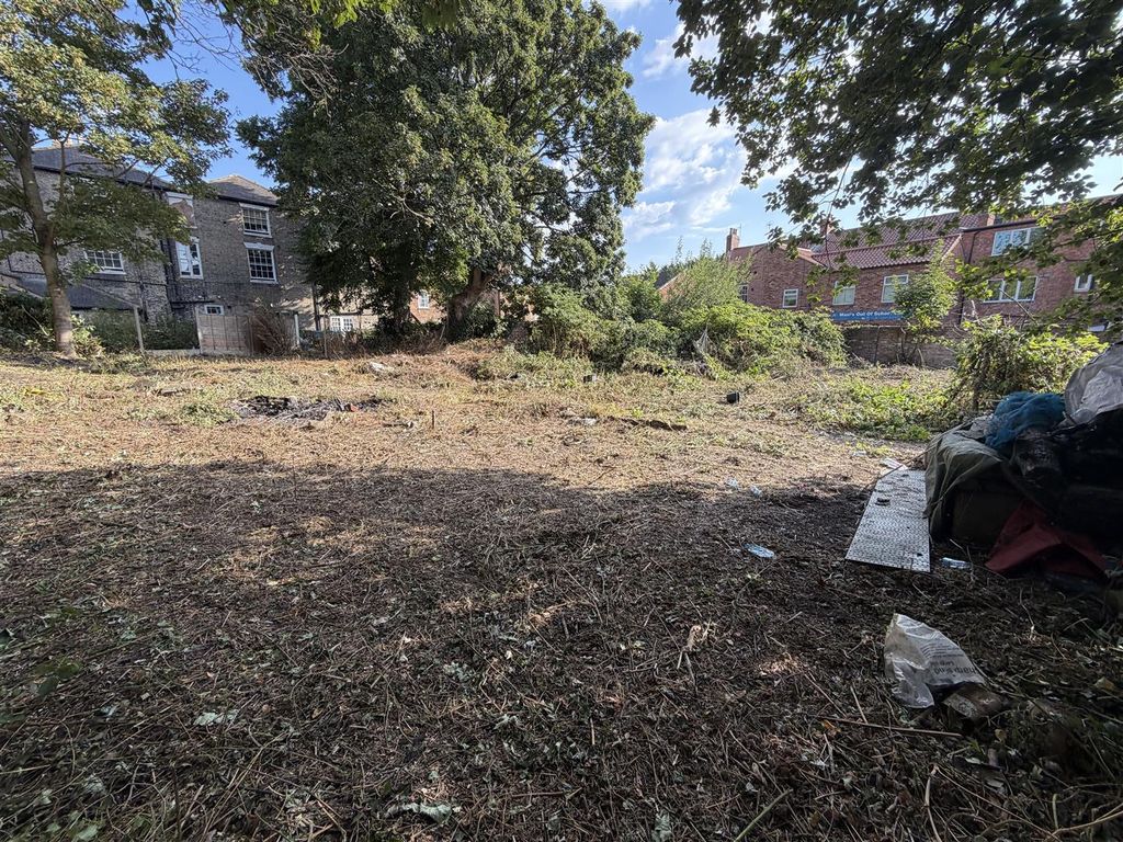Property photo 1 of 7 Land