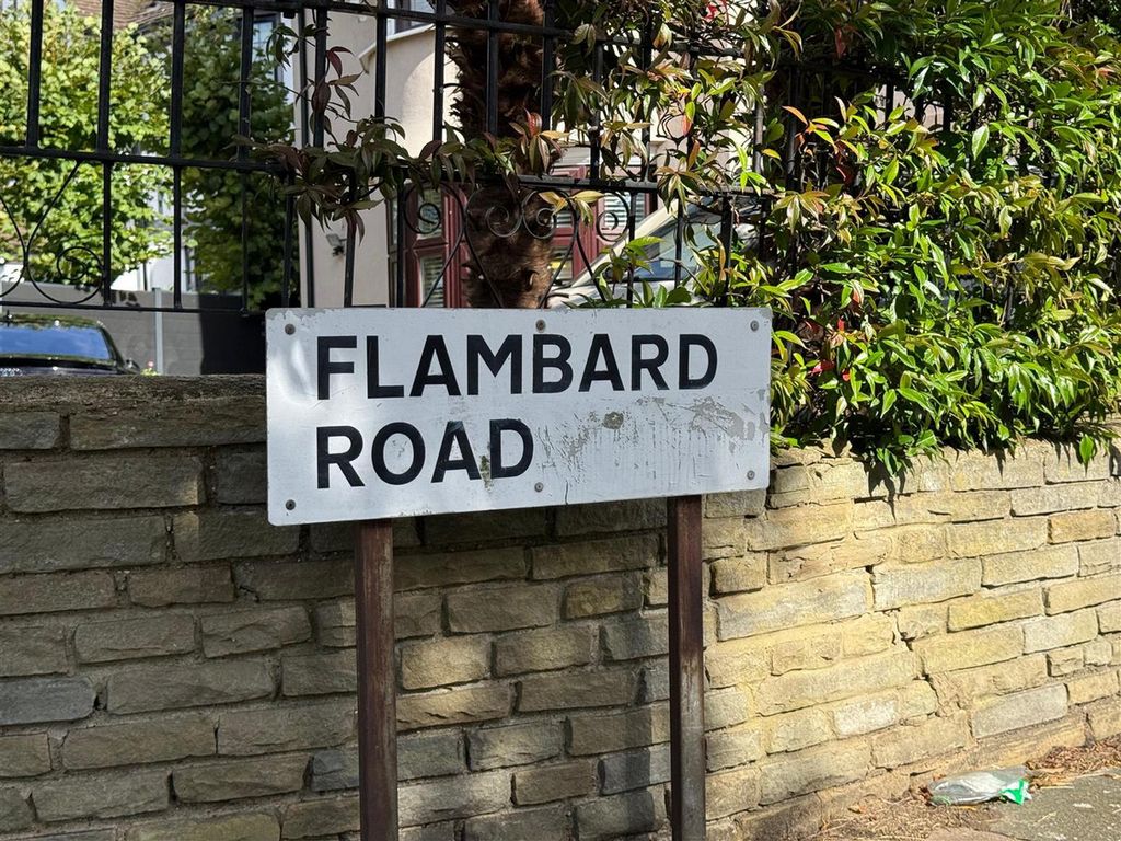 Property photo 1 of 2