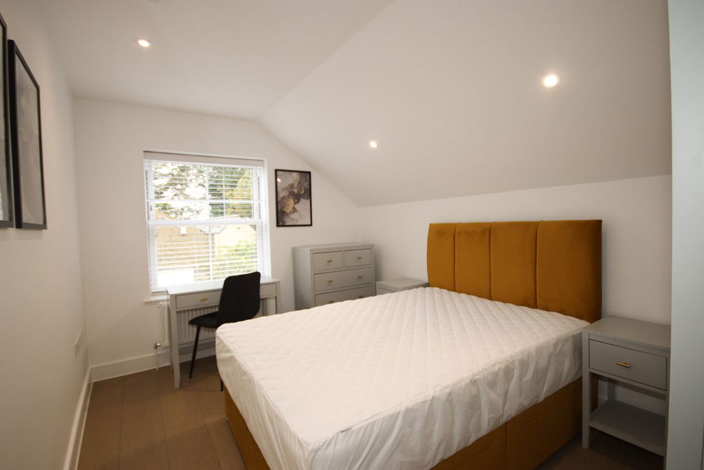 Property photo 1 of 4 Room To Rent High Street, Sittingbourne Me10, All Bills Included!