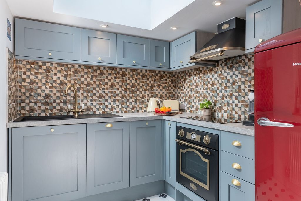 Property photo 3 of 12 8 Sea View Terrace, Brixham