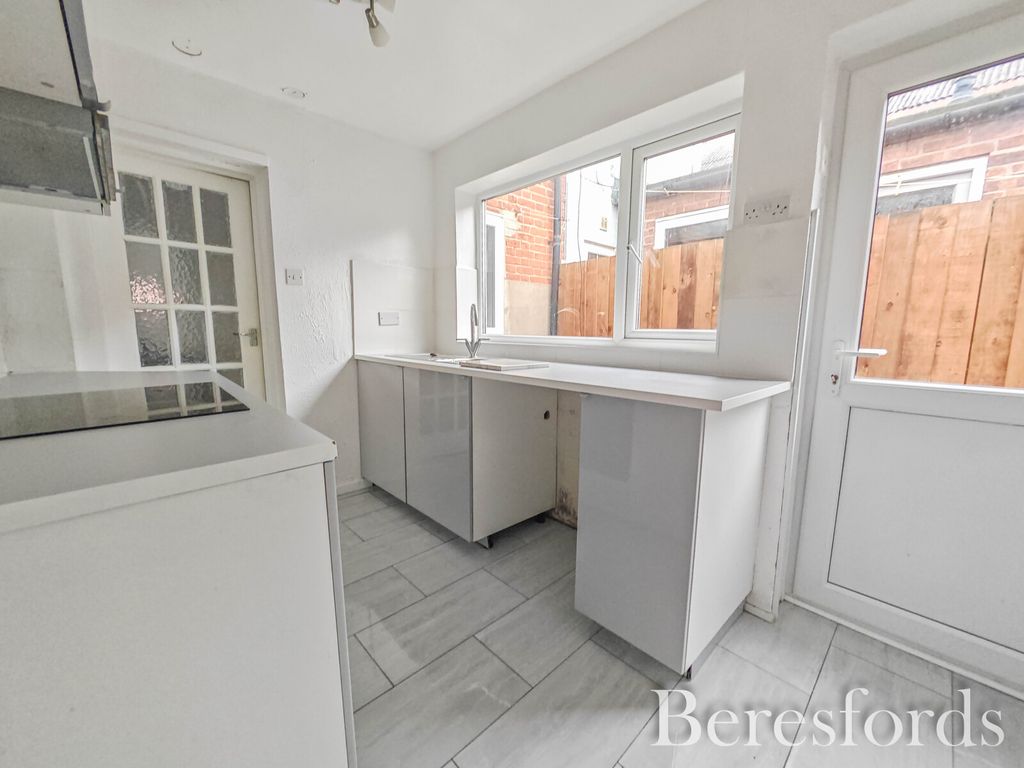 Property photo 3 of 8 Picture No. 18