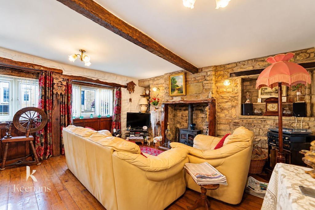 Property photo 2 of 33