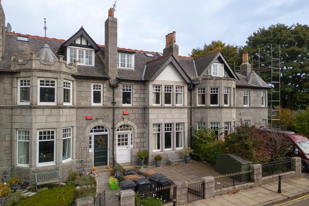 Property photo 1 of 20 4 Fonthill Terrace−69