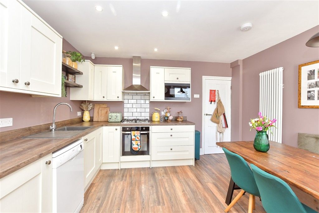 Property photo 3 of 13 Kitchen/ Dining Area