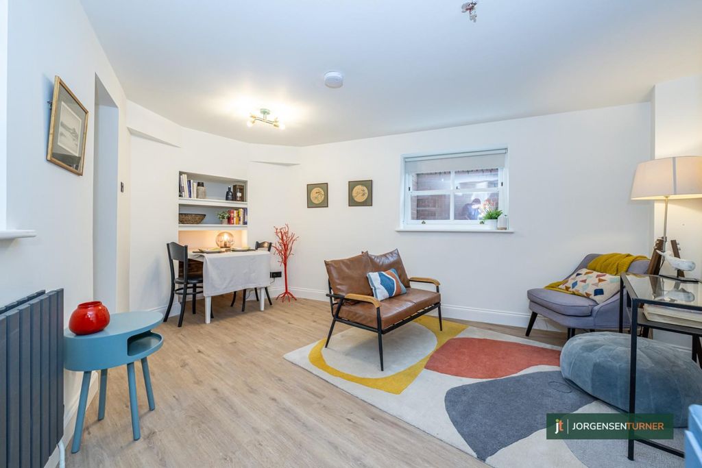 Property photo 3 of 10 Canterbury Road 111B-011 Lr - Jt.Jpg