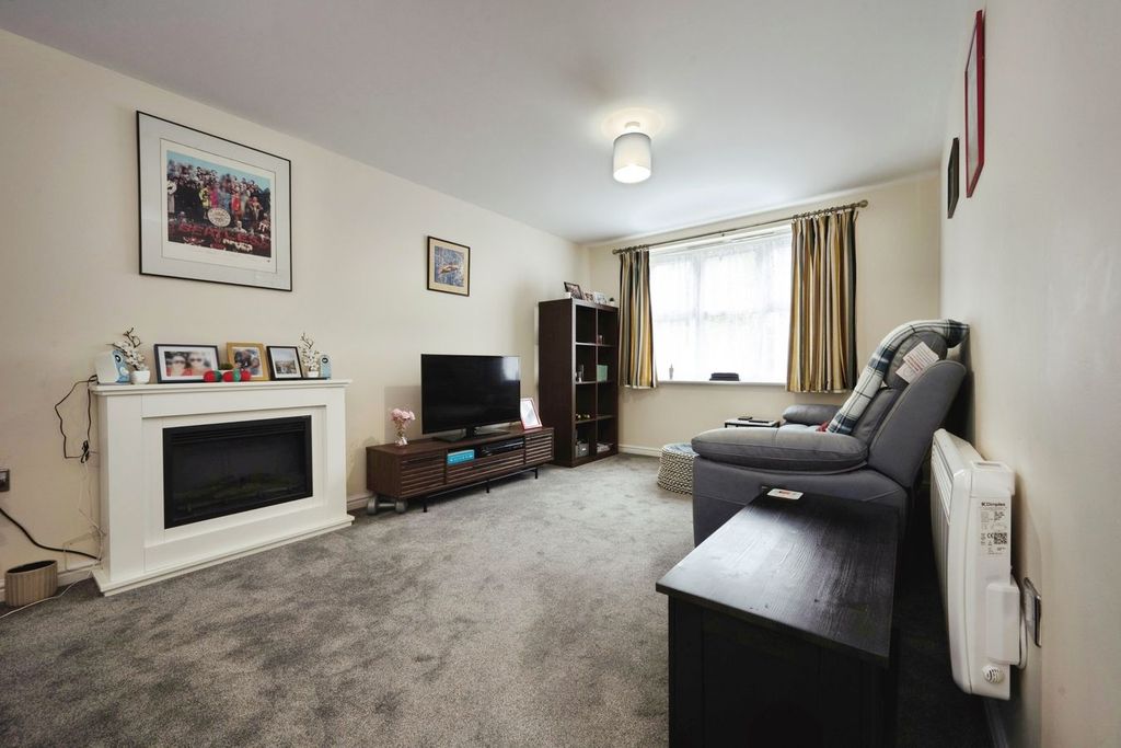 Property photo 2 of 14