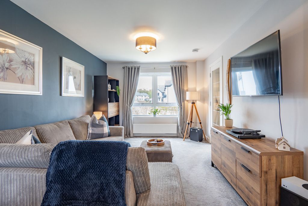 Property photo 3 of 40