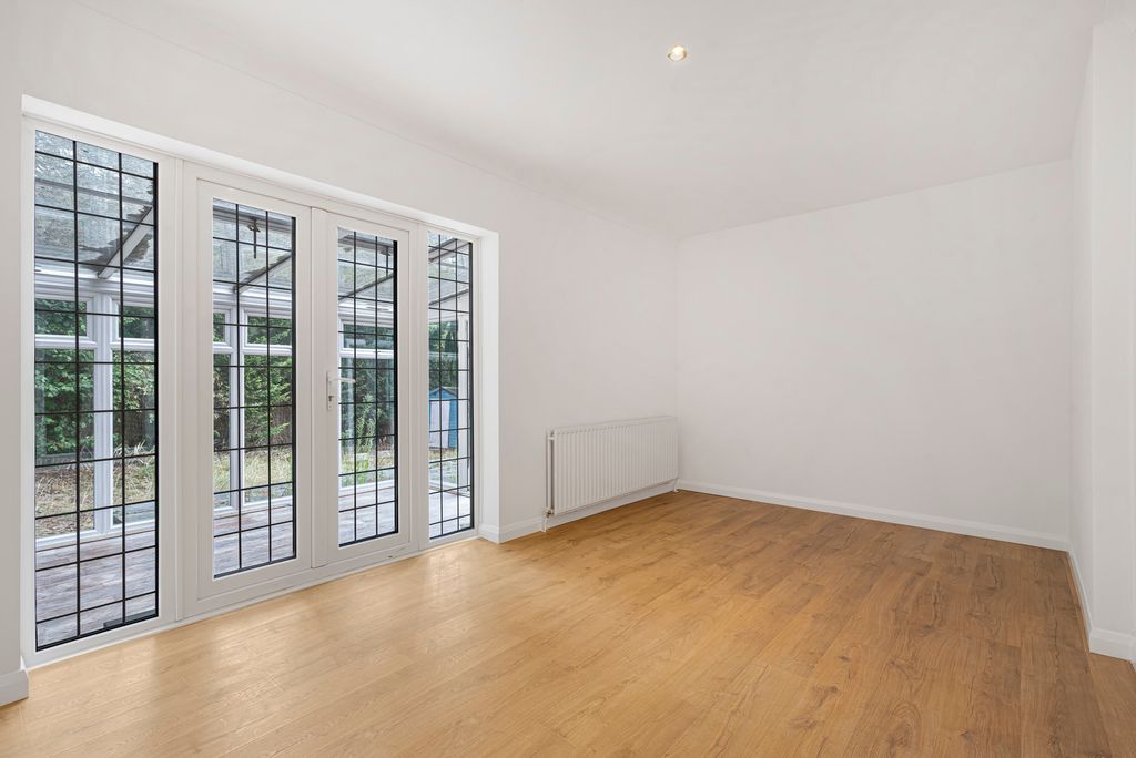 Property photo 2 of 27 Dining Room