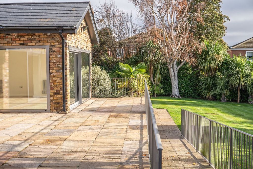 Property photo 1 of 35