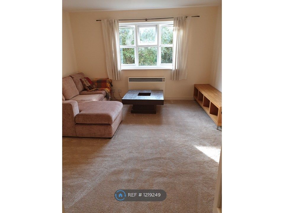 Property photo 1 of 14 Living Room 1
