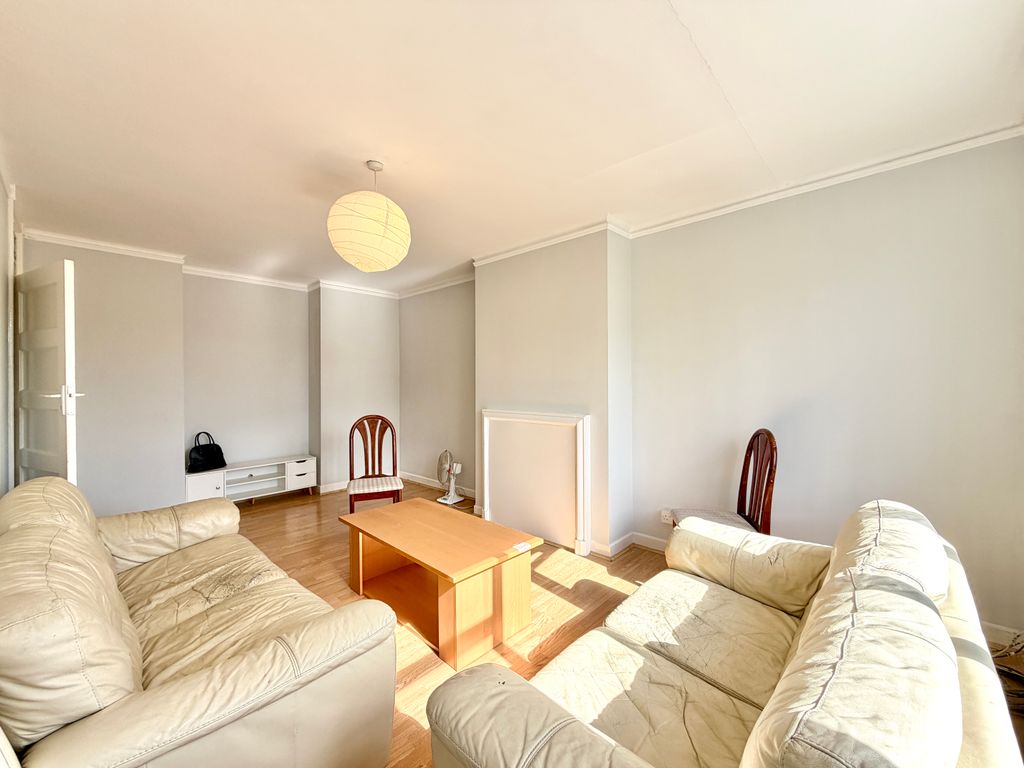 Property photo 3 of 32