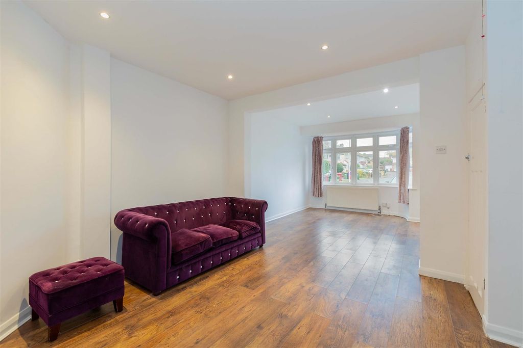 Property photo 2 of 14 85 Stanhope Road-9.Jpg