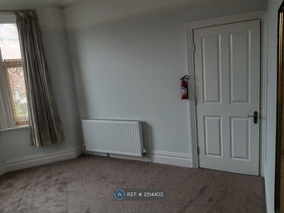 Property photo 3 of 12 Room1