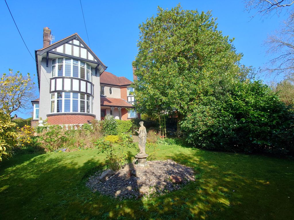 Property photo 3 of 59
