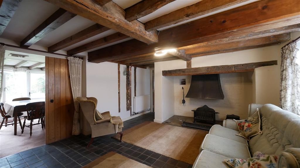 Property photo 2 of 23 Sitting Room