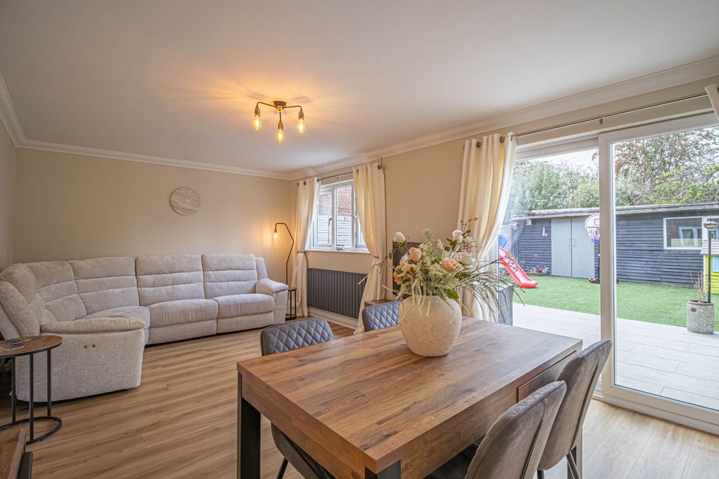 Property photo 3 of 20 5490664