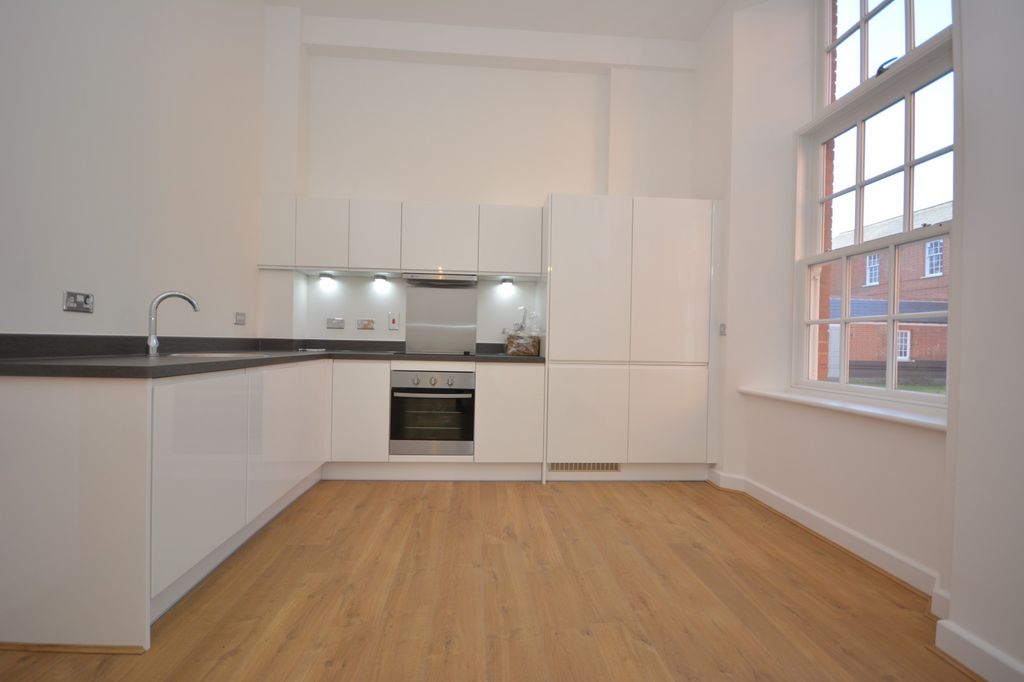 Property photo 3 of 7 Kitchen