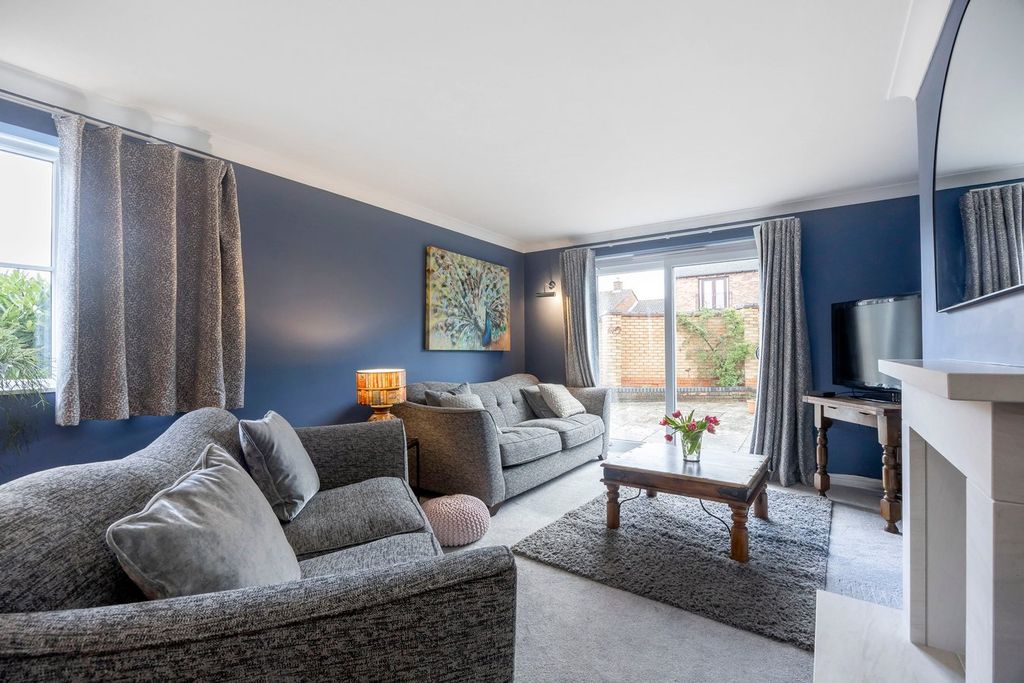 Property photo 2 of 19