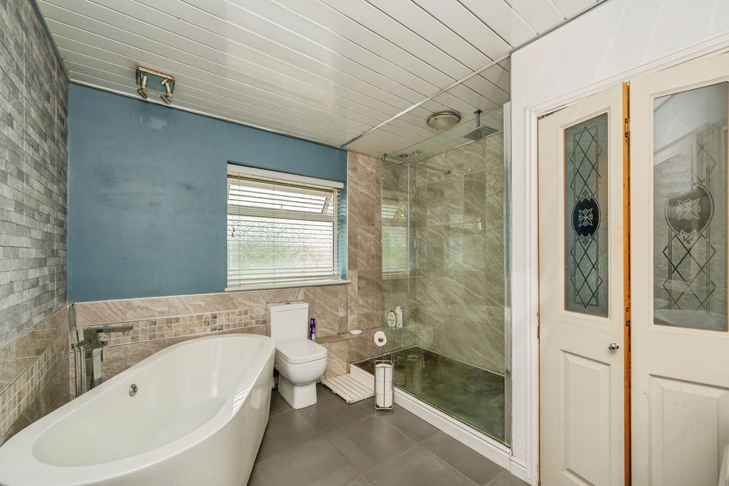 Property photo 2 of 28 Pbox-Img.Jpg