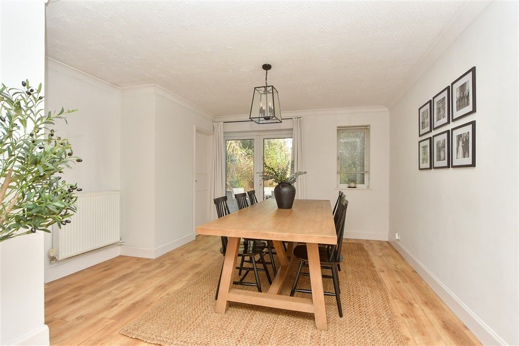 Property photo 1 of 11 Dining Area