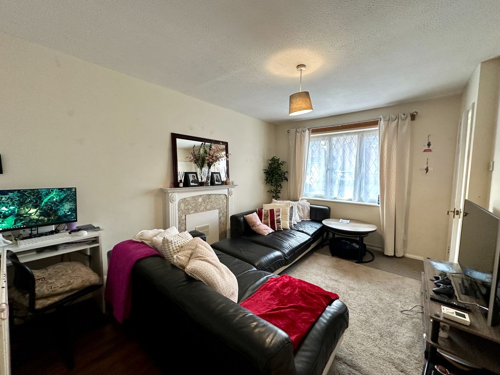 Property photo 3 of 12