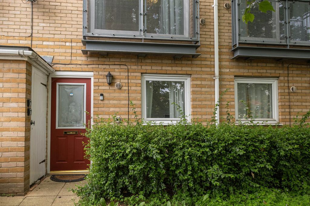 Property photo 2 of 52