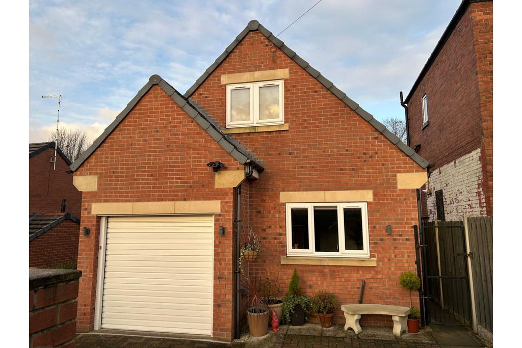 Property photo 2 of 16