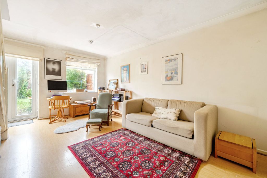 Property photo 2 of 11 Picture No. 15