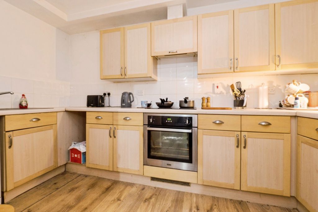 Property photo 2 of 17 Kitchen