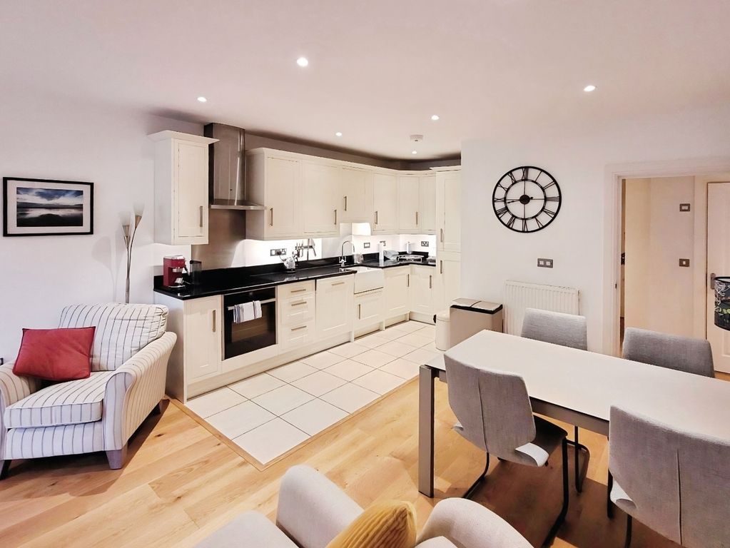Property photo 2 of 10 Pbox-Img.Jpg